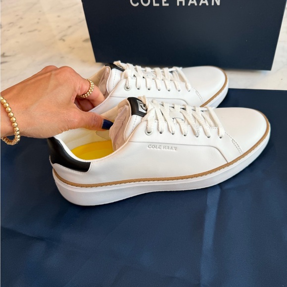 Cole Haan Women's Topspin White Leather Sneakers Size 8 - Picture 3 of 7